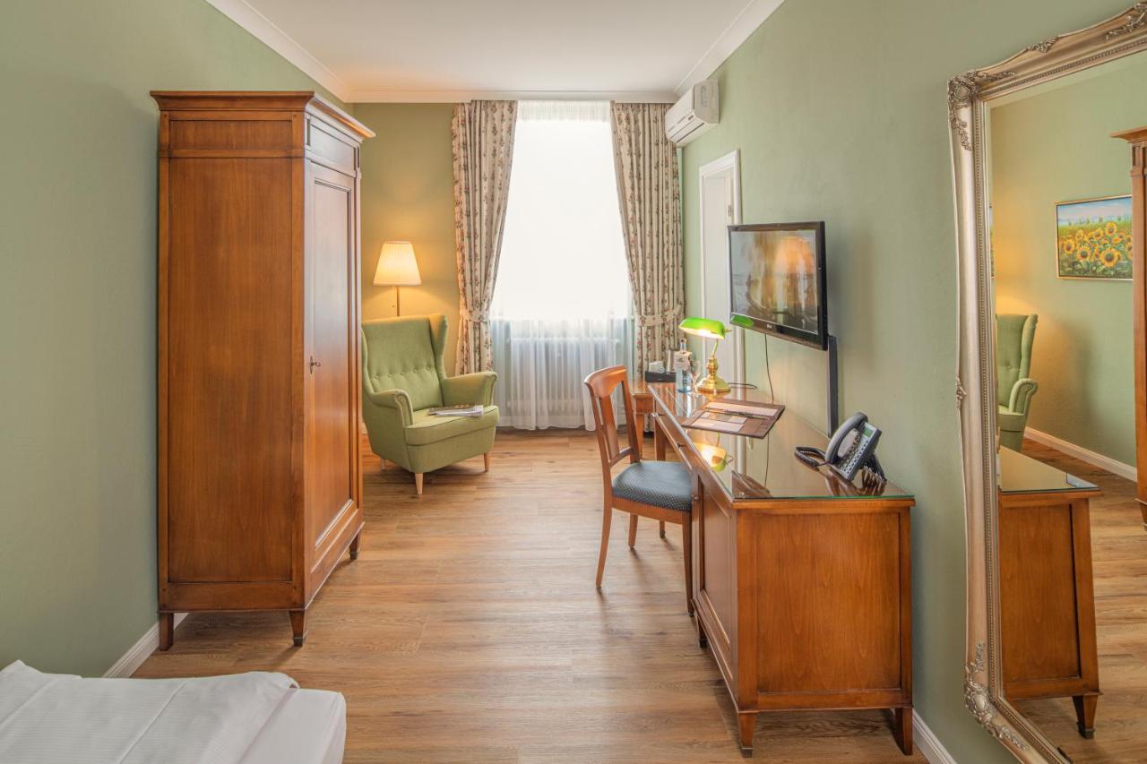 Hotel Arador ซังคท์เลออน-โรท ภายนอก รูปภาพ