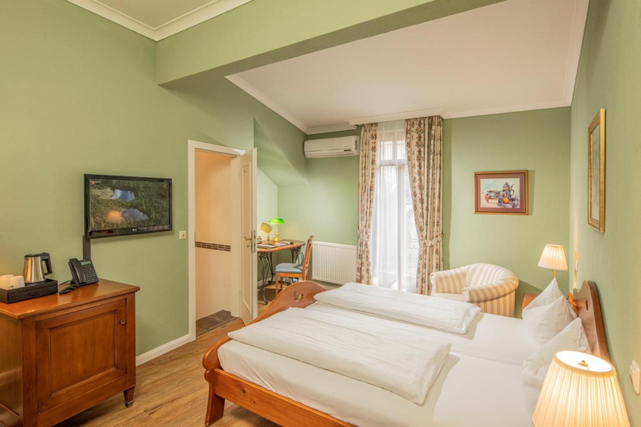 Hotel Arador ซังคท์เลออน-โรท ภายนอก รูปภาพ