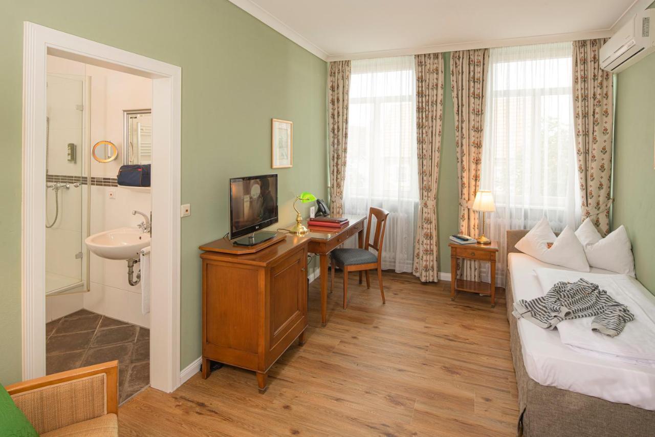 Hotel Arador ซังคท์เลออน-โรท ภายนอก รูปภาพ