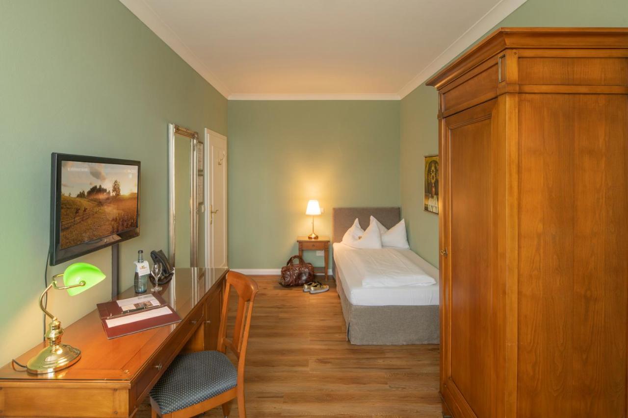 Hotel Arador ซังคท์เลออน-โรท ภายนอก รูปภาพ