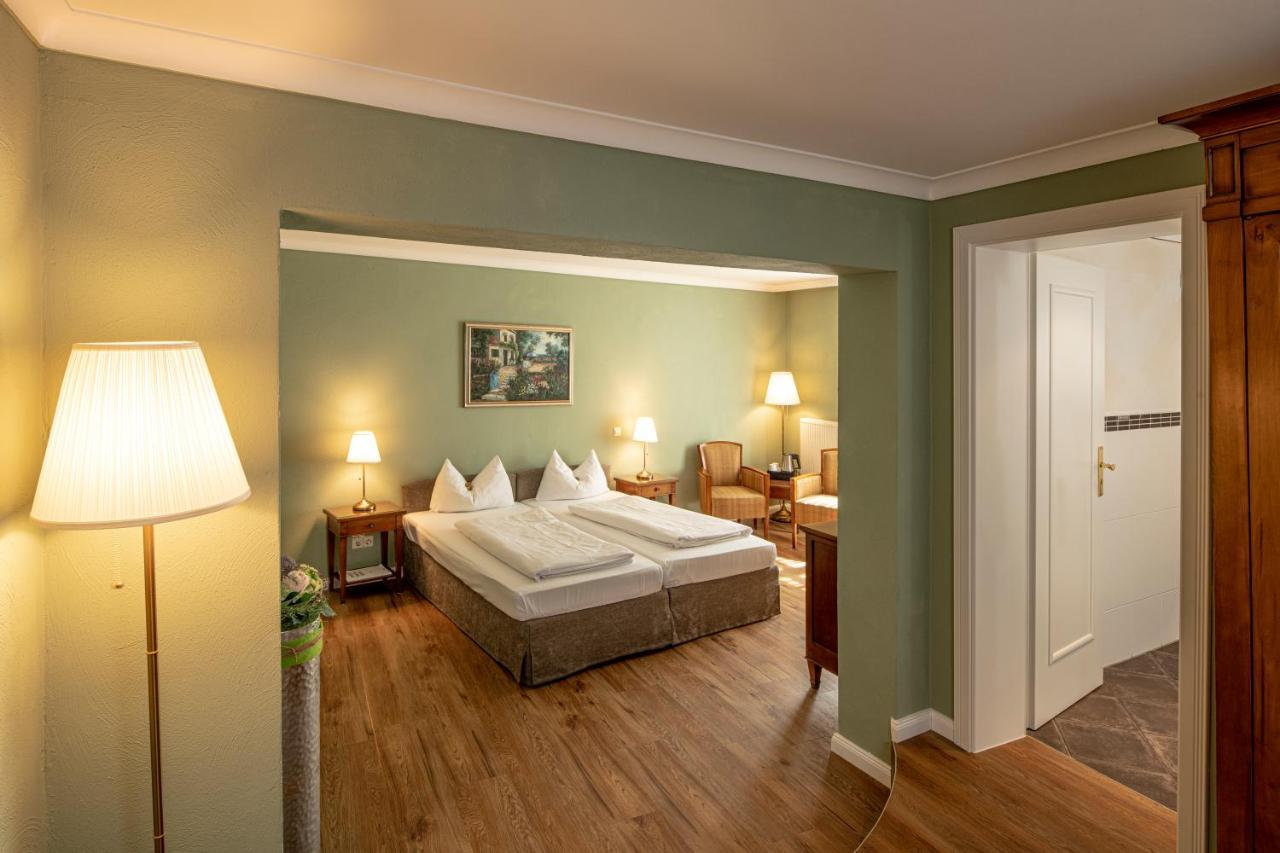 Hotel Arador ซังคท์เลออน-โรท ภายนอก รูปภาพ