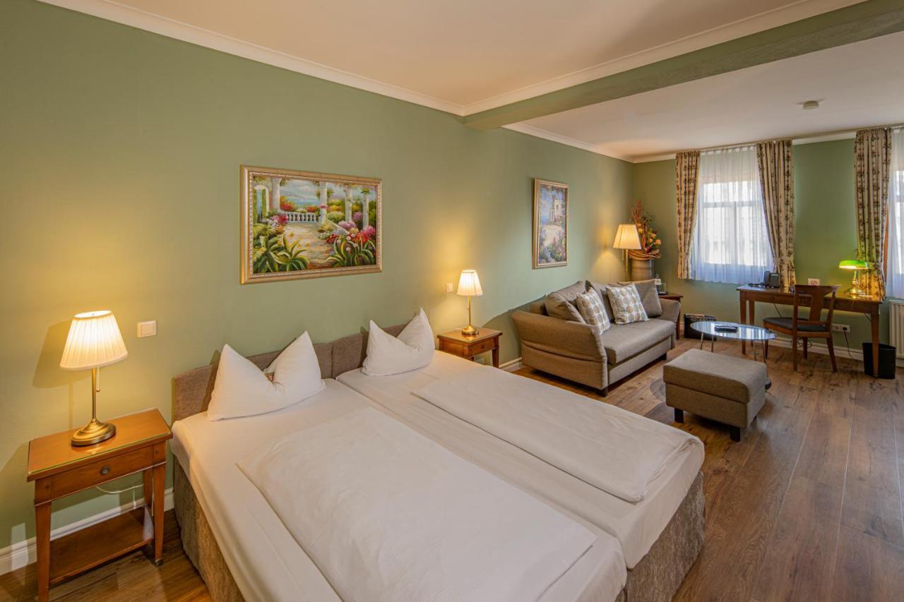 Hotel Arador ซังคท์เลออน-โรท ภายนอก รูปภาพ