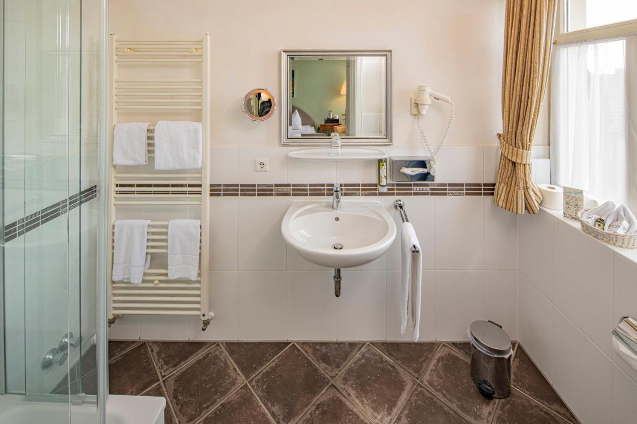 Hotel Arador ซังคท์เลออน-โรท ภายนอก รูปภาพ