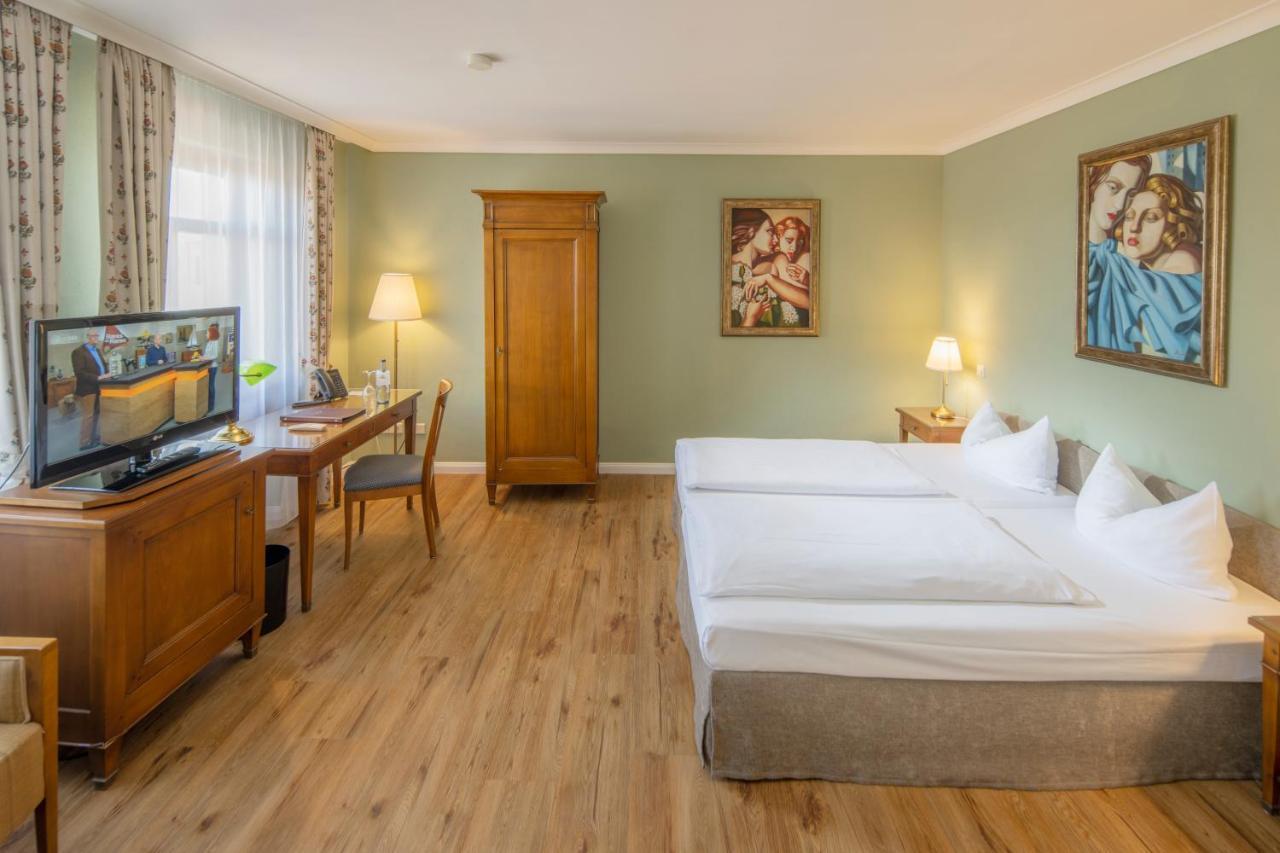 Hotel Arador ซังคท์เลออน-โรท ภายนอก รูปภาพ