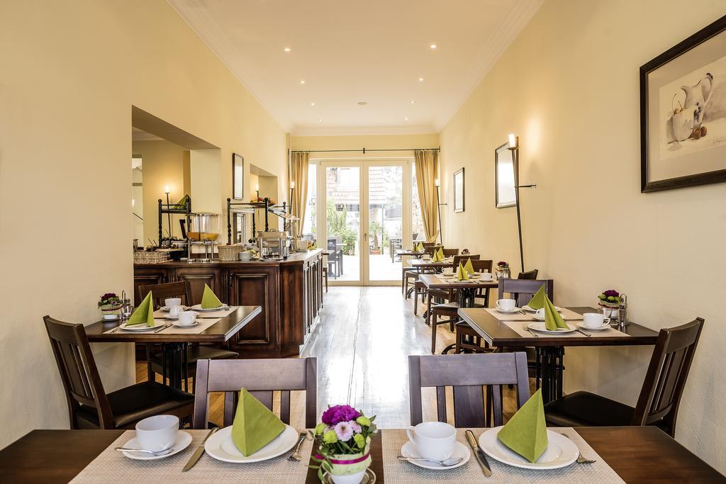 Hotel Arador ซังคท์เลออน-โรท ภายนอก รูปภาพ